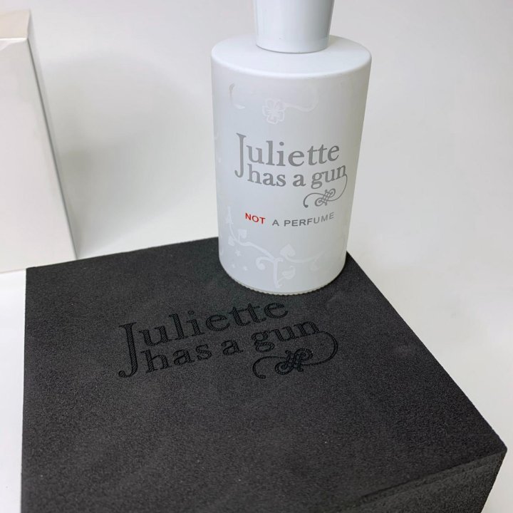 Julliet Has a Gun - Not a Perfume - 100 ml (Luxe)