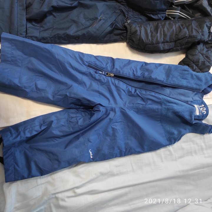 Пакет вещей (Ветровка куртка брюки сапоги костюм)