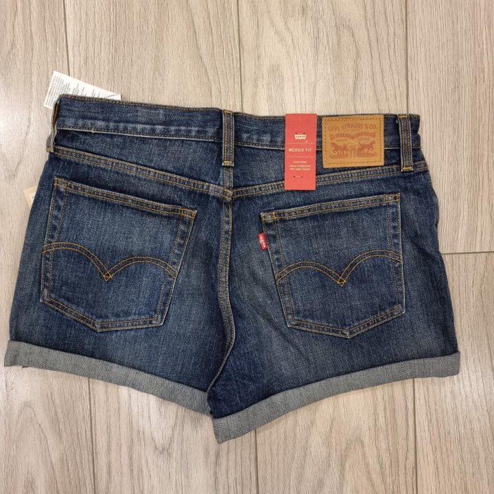 Новые шорты levis