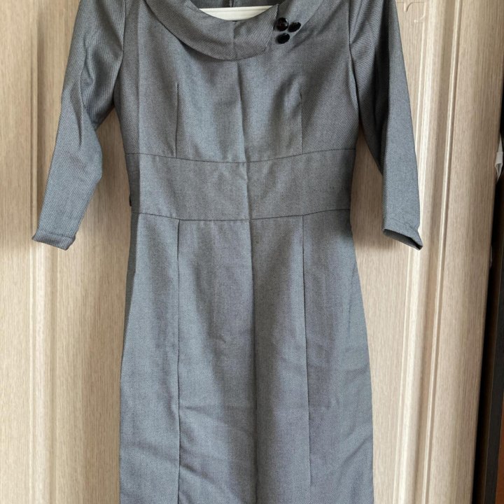 Платье 42 размер на стройную девушку