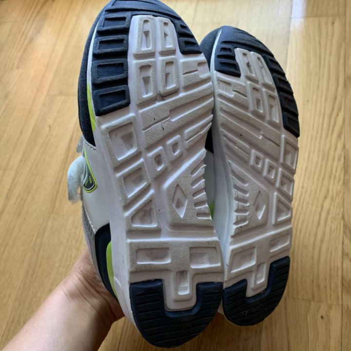 Кроссовки antilopa