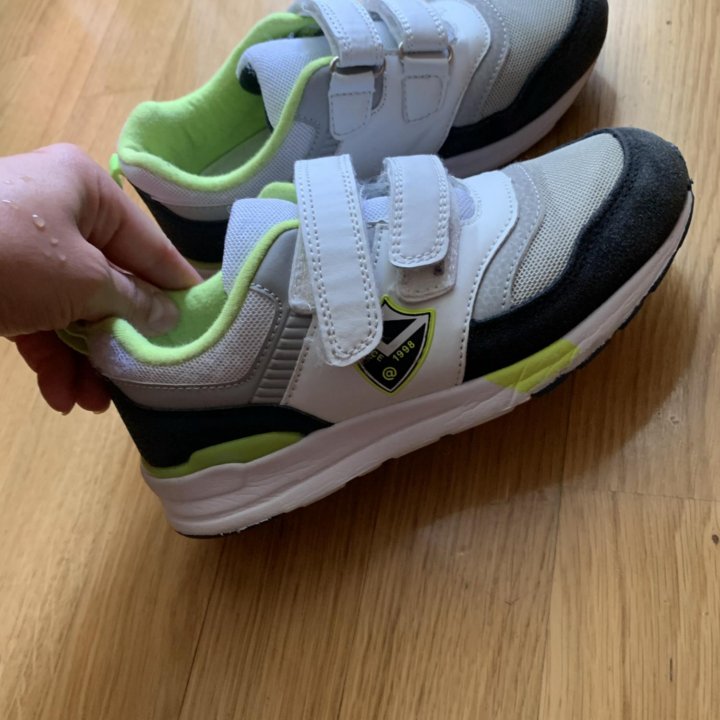 Кроссовки antilopa