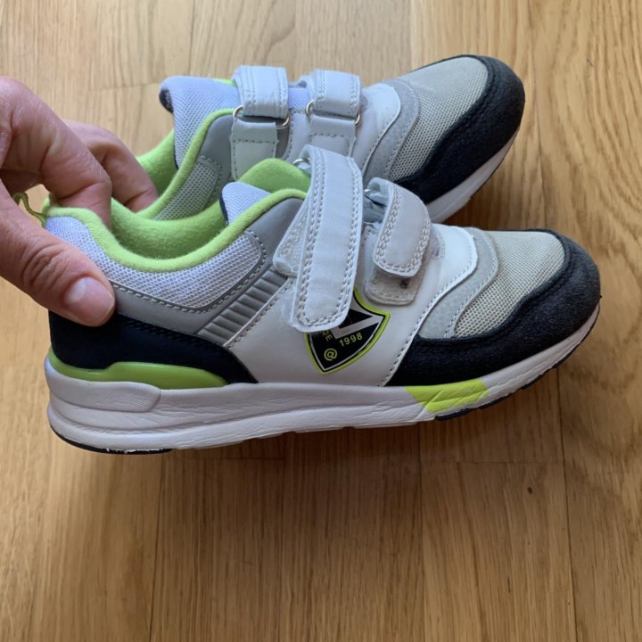 Кроссовки antilopa