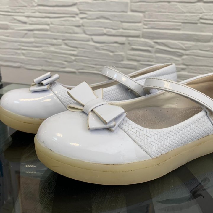 Туфли белые для девочки