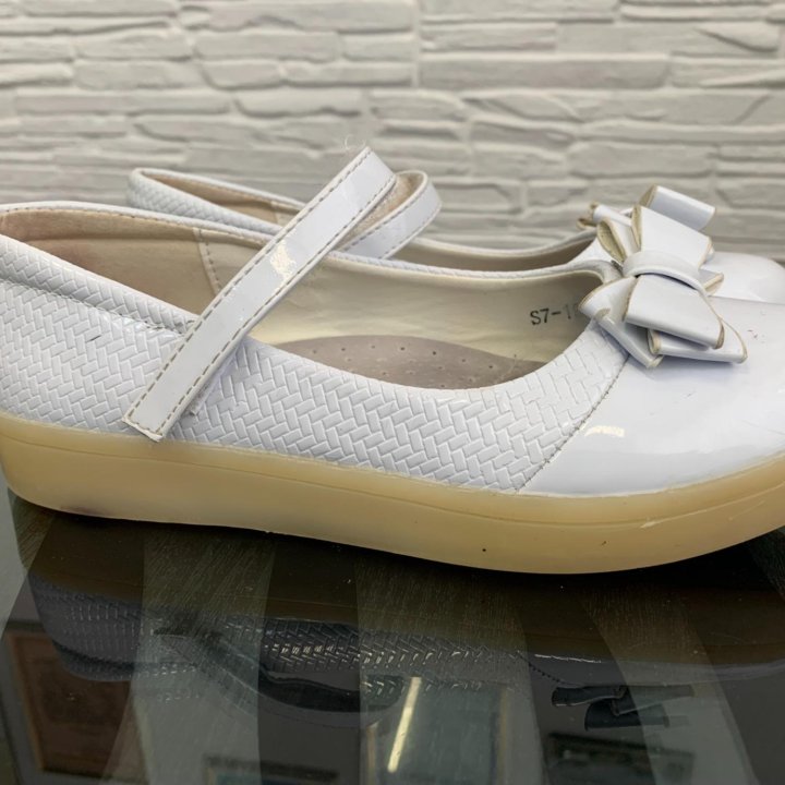 Туфли белые для девочки