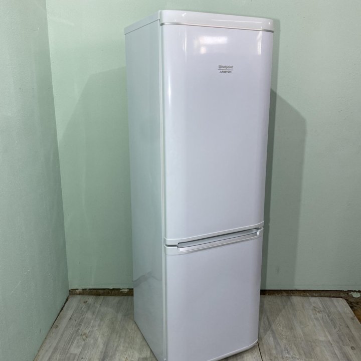 Холодильник Hotpoint-Ariston