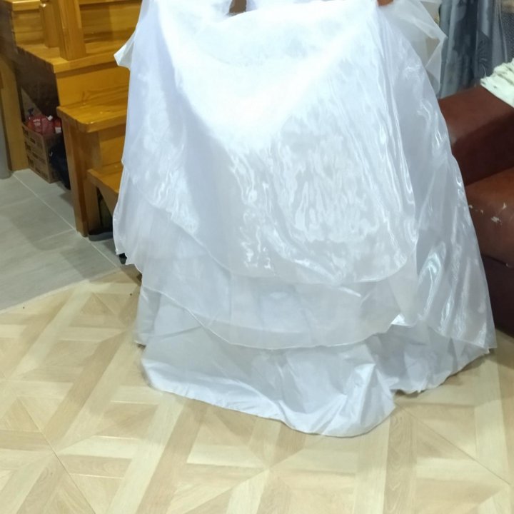 Свадебное платье 44 - 46 размер новое