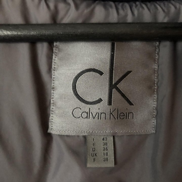 Пуховик женский Calvin Klein