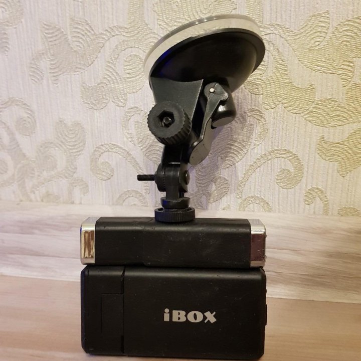Автомобильный видеорегистратор iBOX PRO-2.0