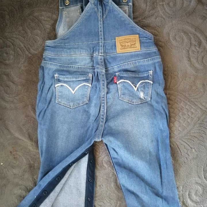 Джинсовый комбинезон Levis