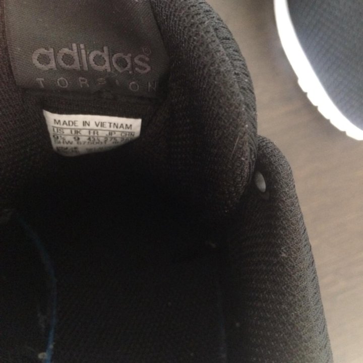 Кроссовки adidas новые, 43 р-р