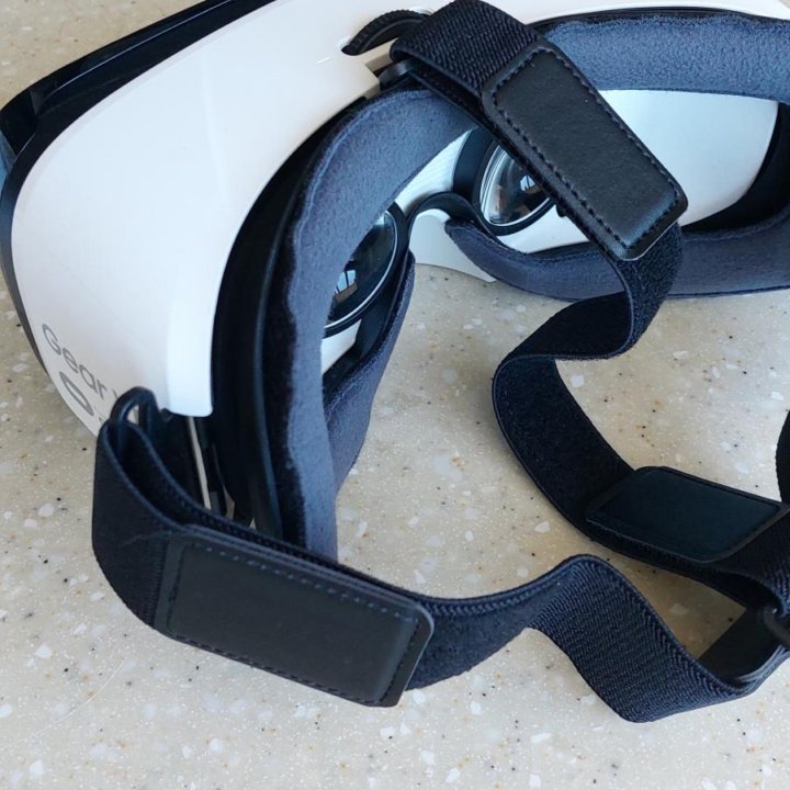 Очки виртуальной реальности Samsung Gear VR