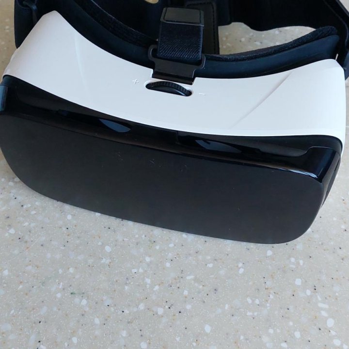 Очки виртуальной реальности Samsung Gear VR