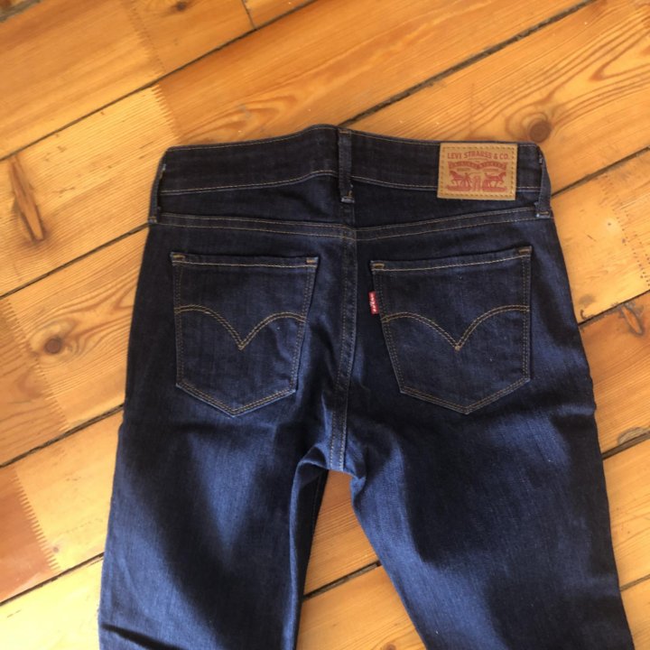 Джинсы левайс