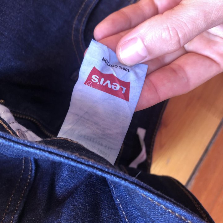 Джинсы левайс