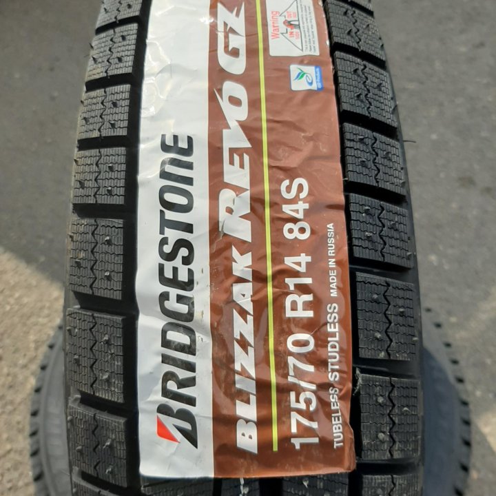 175/70 R14 Bridgestone Blizzak Revo GZ Новая