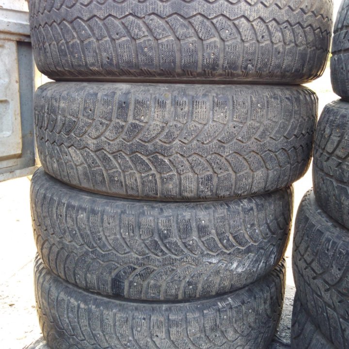 235 /65 R17