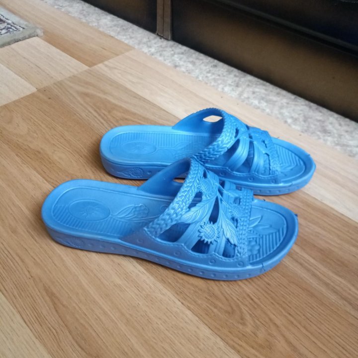 Новые шлепанцы