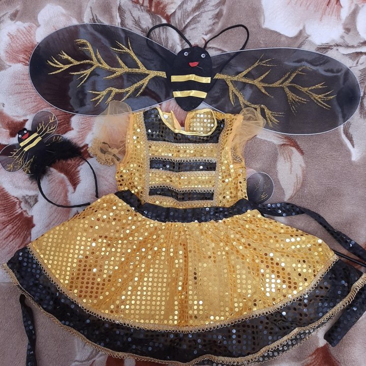 Новогоднее платье-пчелка с крыльями