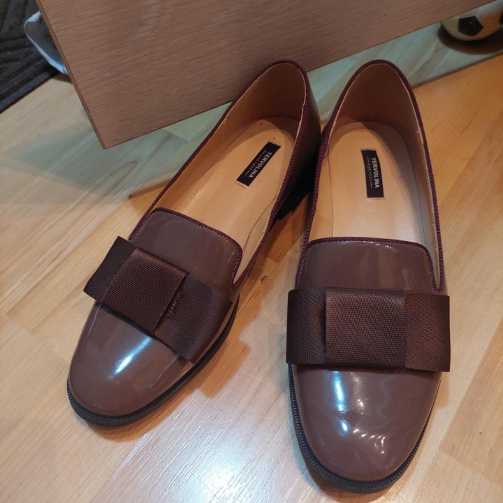 Мокасины лаковые