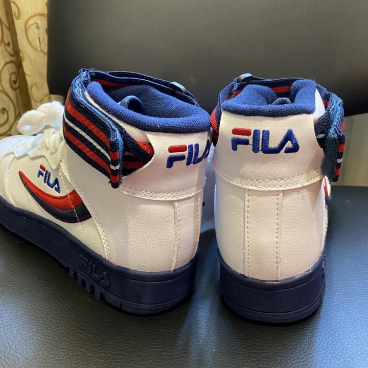 Новые кроссовки Fila 37 размер