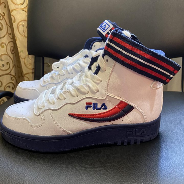 Новые кроссовки Fila 37 размер