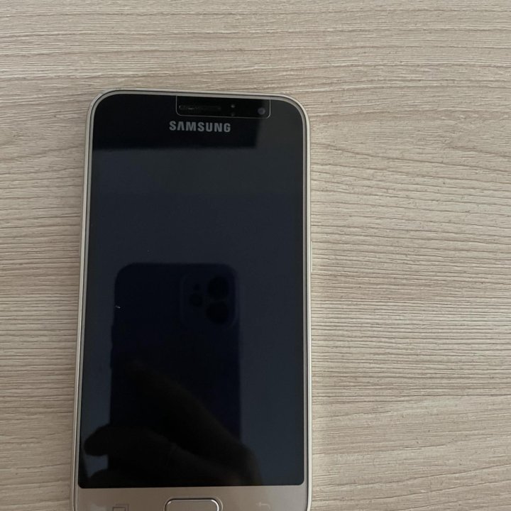 Samsung Galxy J1 + чехол в подарок