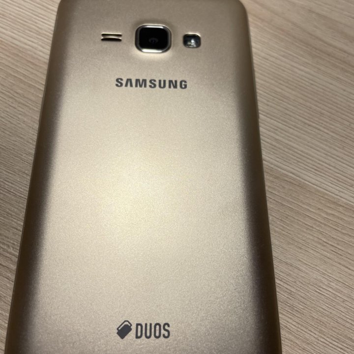 Samsung Galxy J1 + чехол в подарок