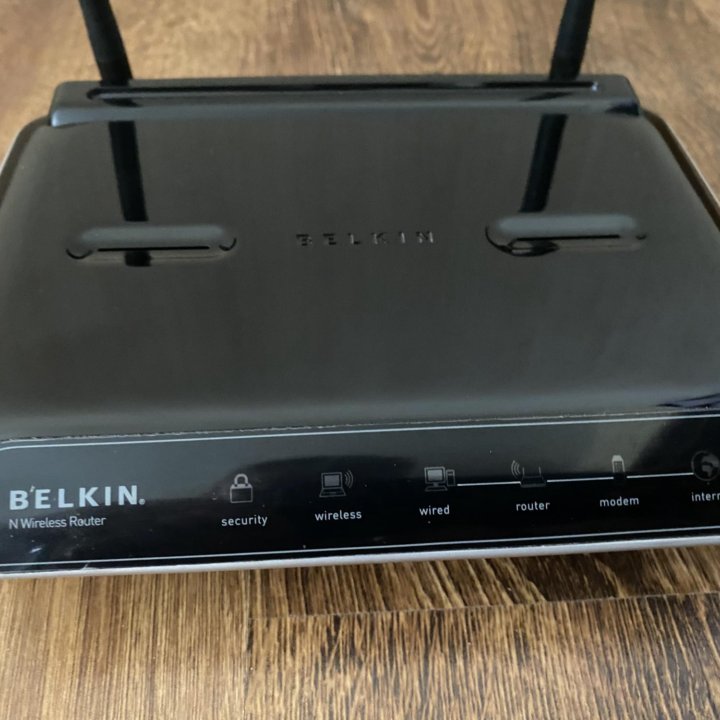 Продам роутер Belkin F5D8233