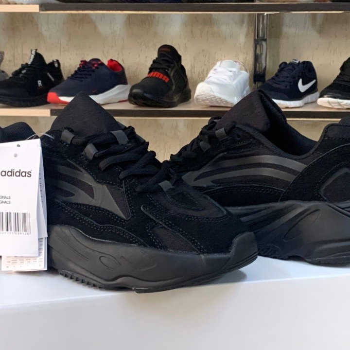 Кроссовки Adidas yeezy 700