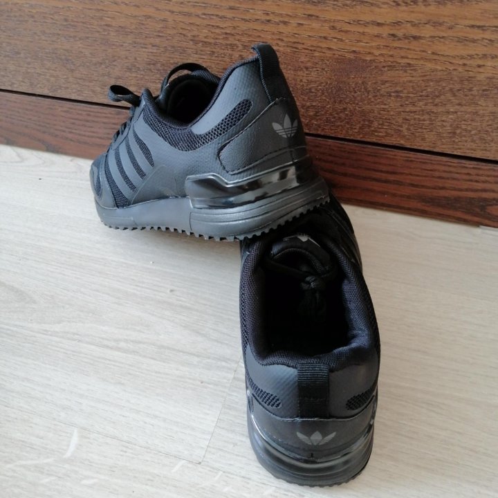 Новые кроссовки Adidas р.41,44