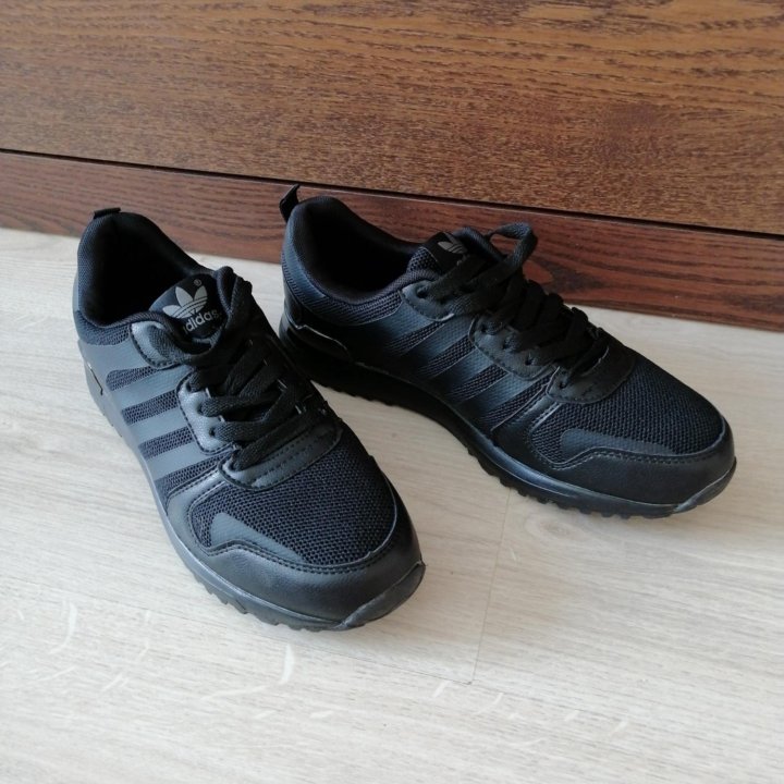 Новые кроссовки Adidas р.41,44