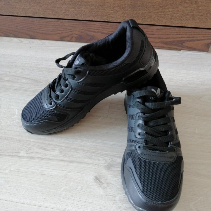 Новые кроссовки Adidas р.41,44