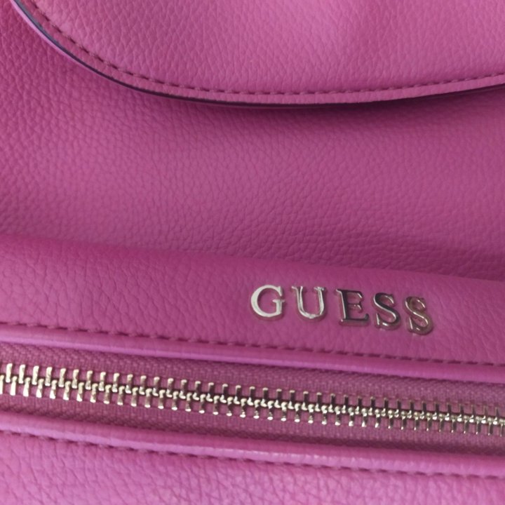 Рюкзак GUESS