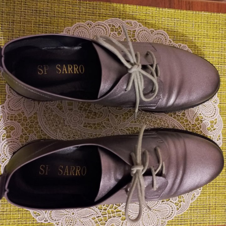 Ботинки жен. 38р.