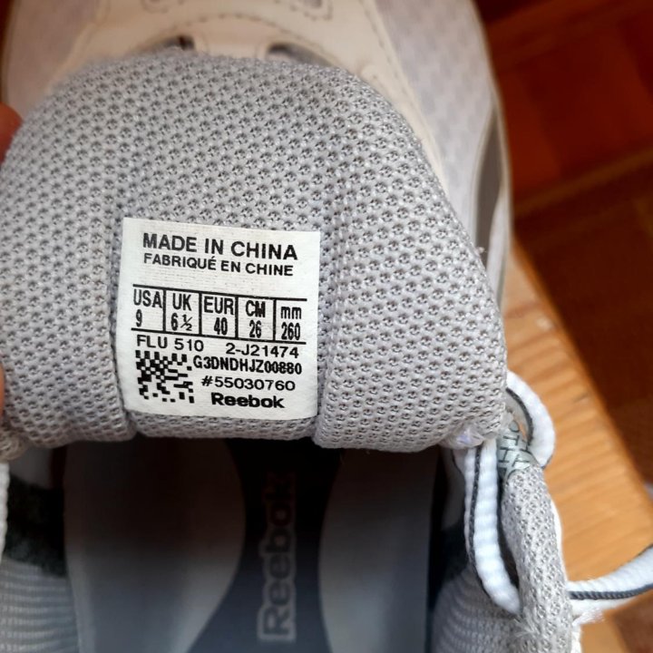 Продам кроссовки Reebok