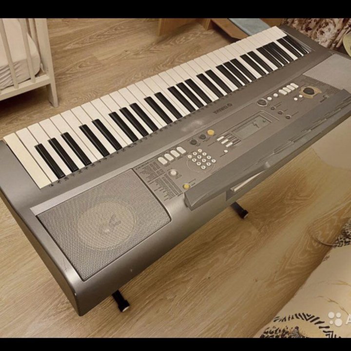 Синтезатор Yamaha PSR-R300