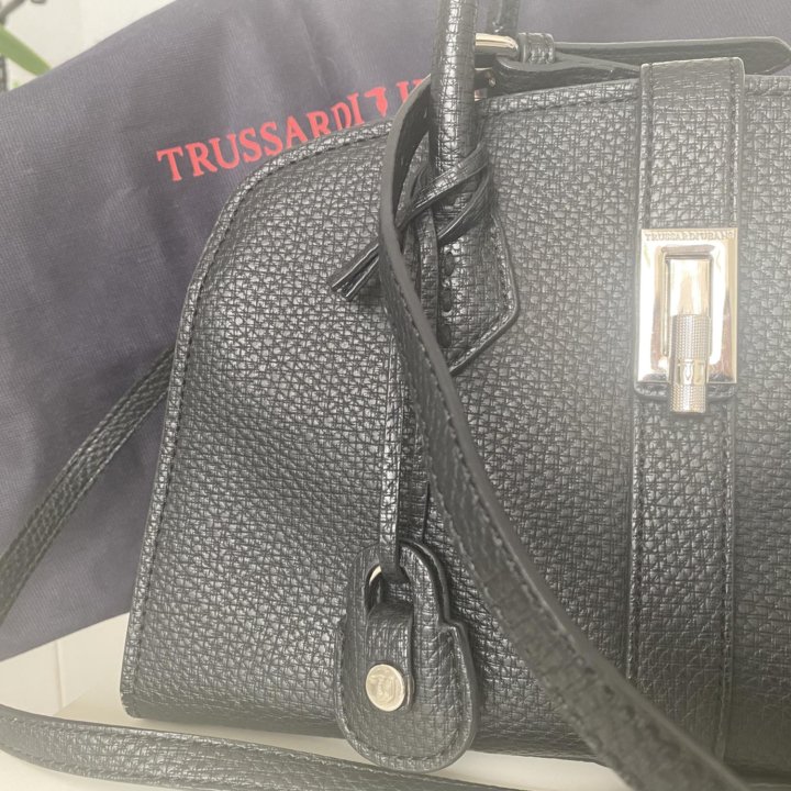 Trussardi оригинал