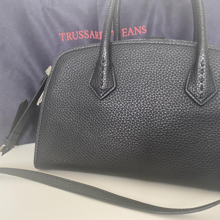 Trussardi оригинал