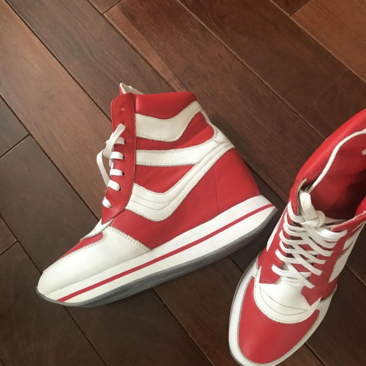 Ботинки женские