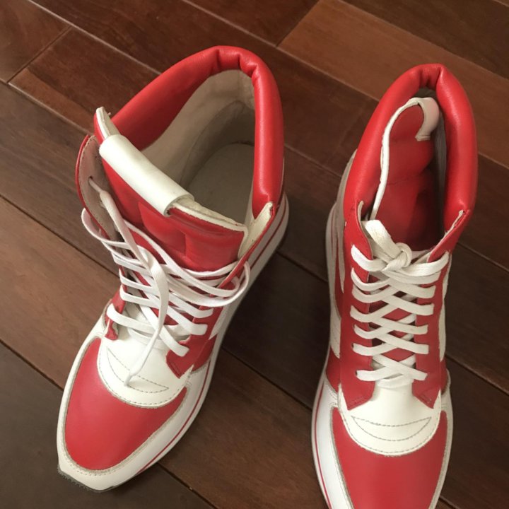 Ботинки женские