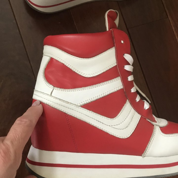 Ботинки женские