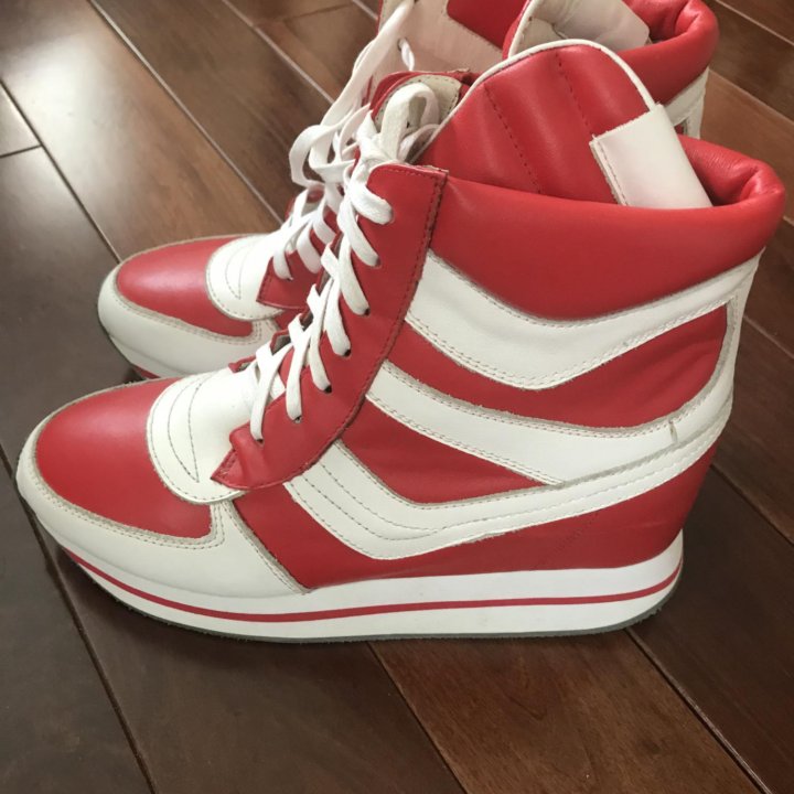 Ботинки женские