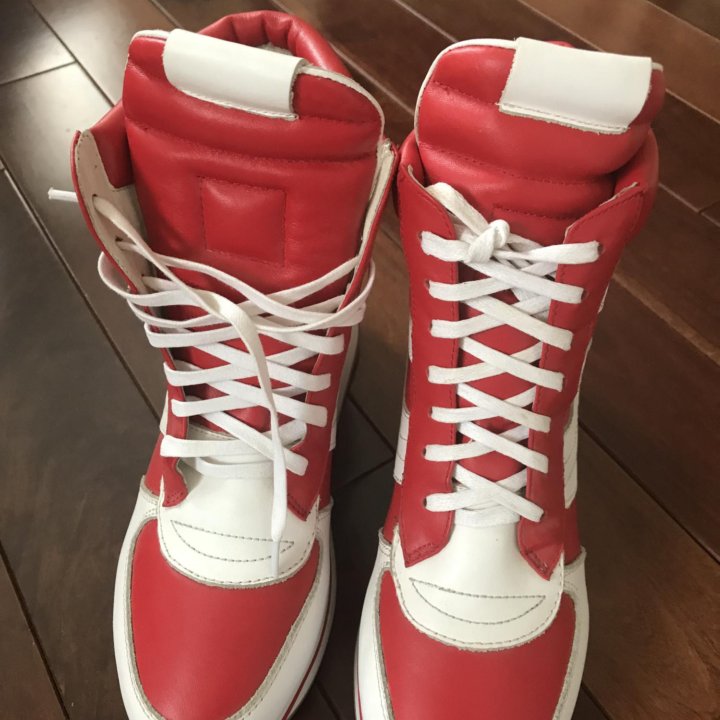 Ботинки женские