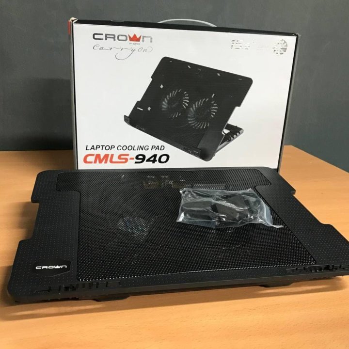Охлаждающая подставка для ноутбука Crown CMLS-940
