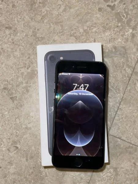iPhone 7 32g black