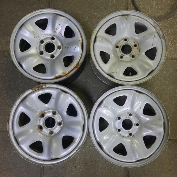 Штамповки R15 5x108 (№1680)