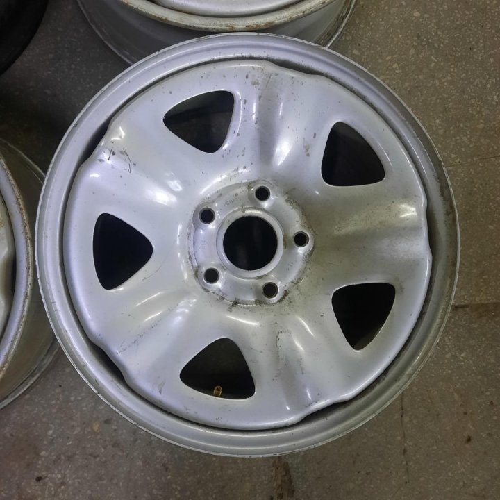 Штамповки R15 5x108 (№1680)