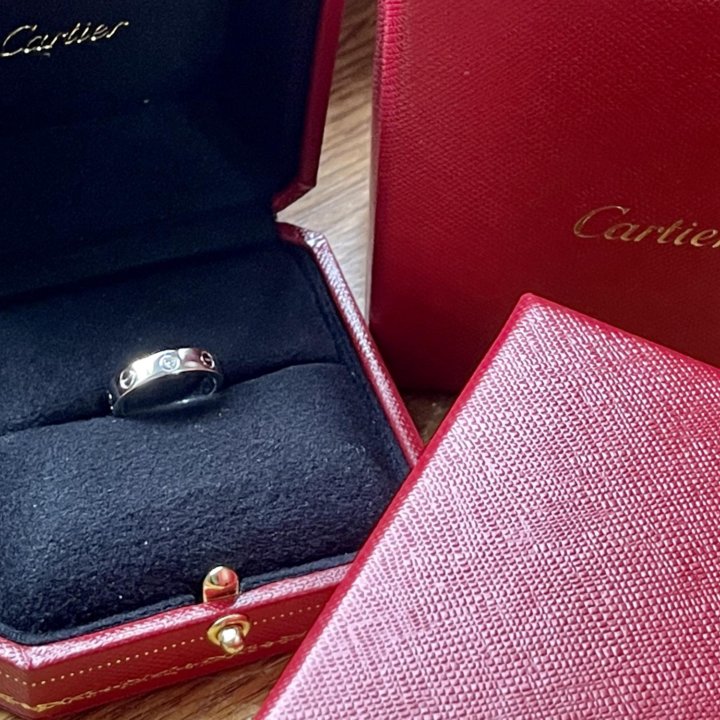 Оригинал Кольцо Cartier Love(14-14,5),Бриллиант