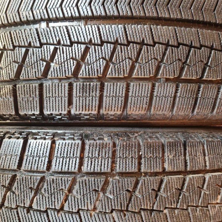 Шины зима липучка Bridgestone VRX 205-55R16 4-2-1ш